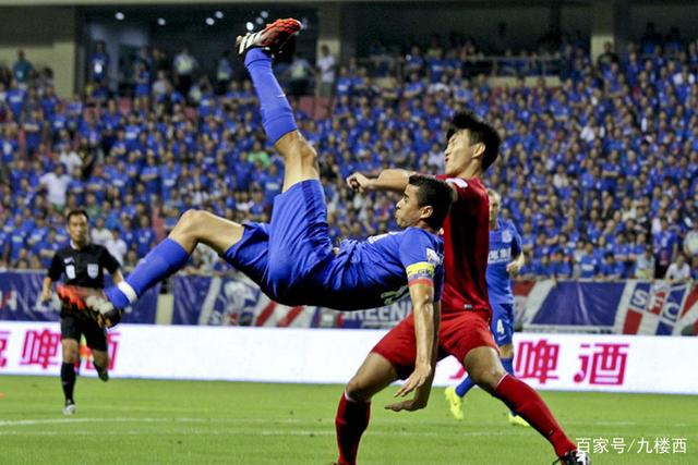 离奇！河南后卫叶力江梦游送礼，克莱伯补射破门玉昆2-1反超